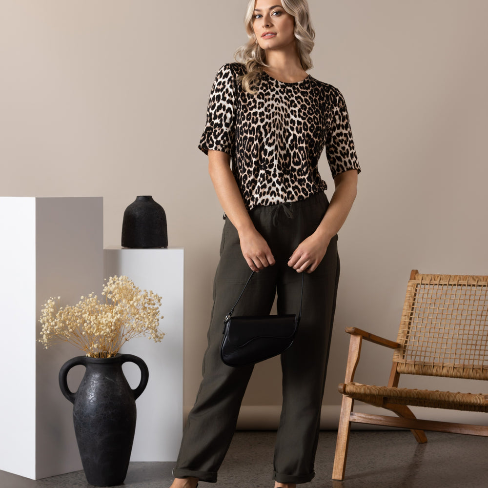 
                  
                    4329-3/4 Sleeve Round Neck Top-Leopard print
                  
                