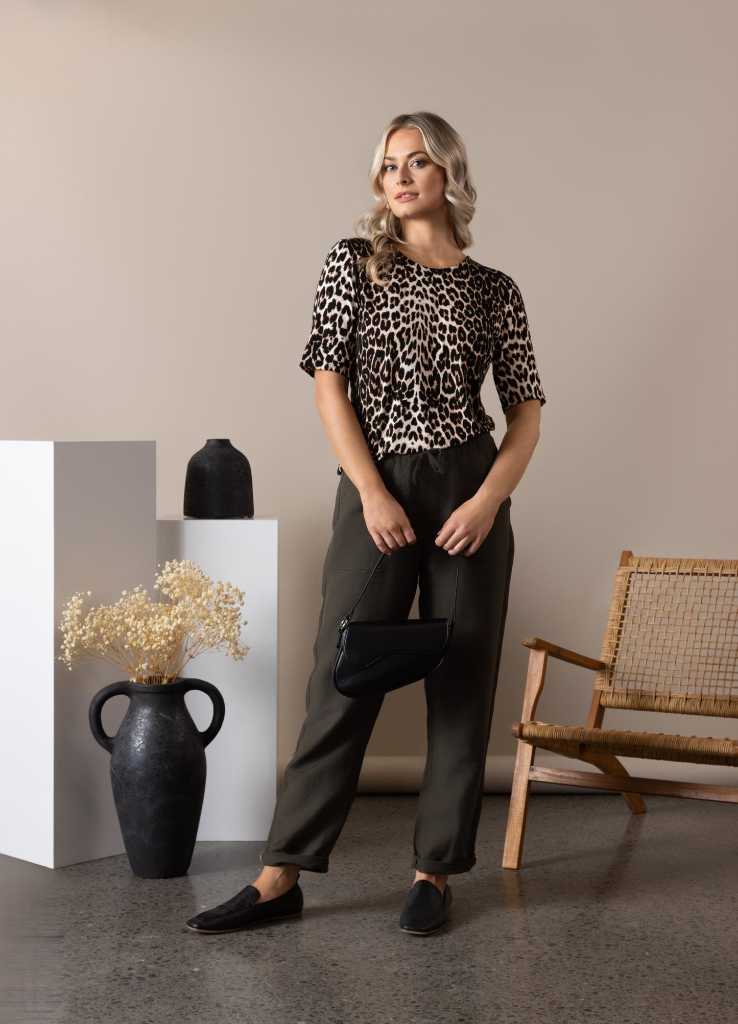 
                  
                    4329-3/4 Sleeve Round Neck Top-Leopard print
                  
                