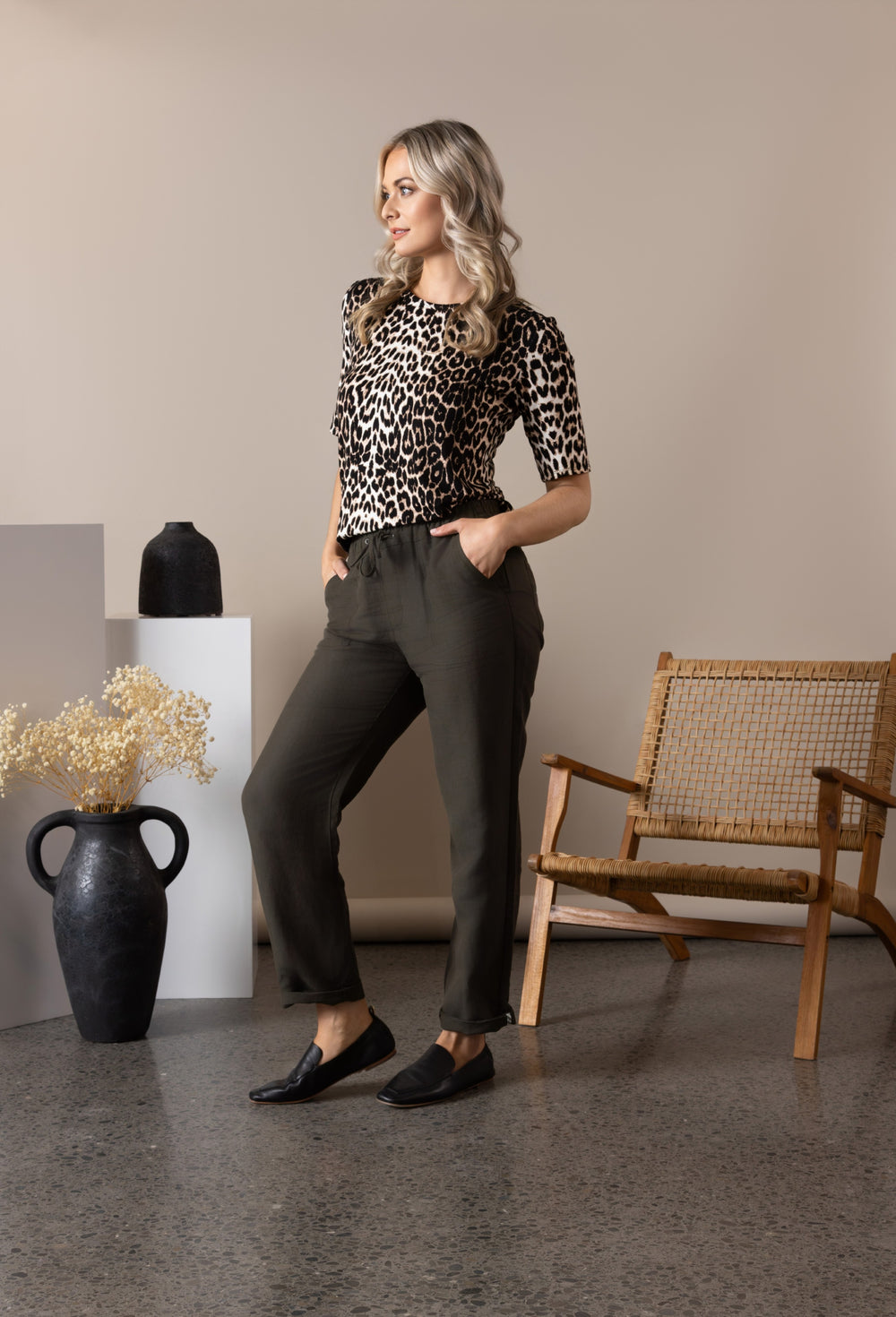 5016-Slim Leg Ankle Grazer Elastic Waist Linen Pant-Khaki