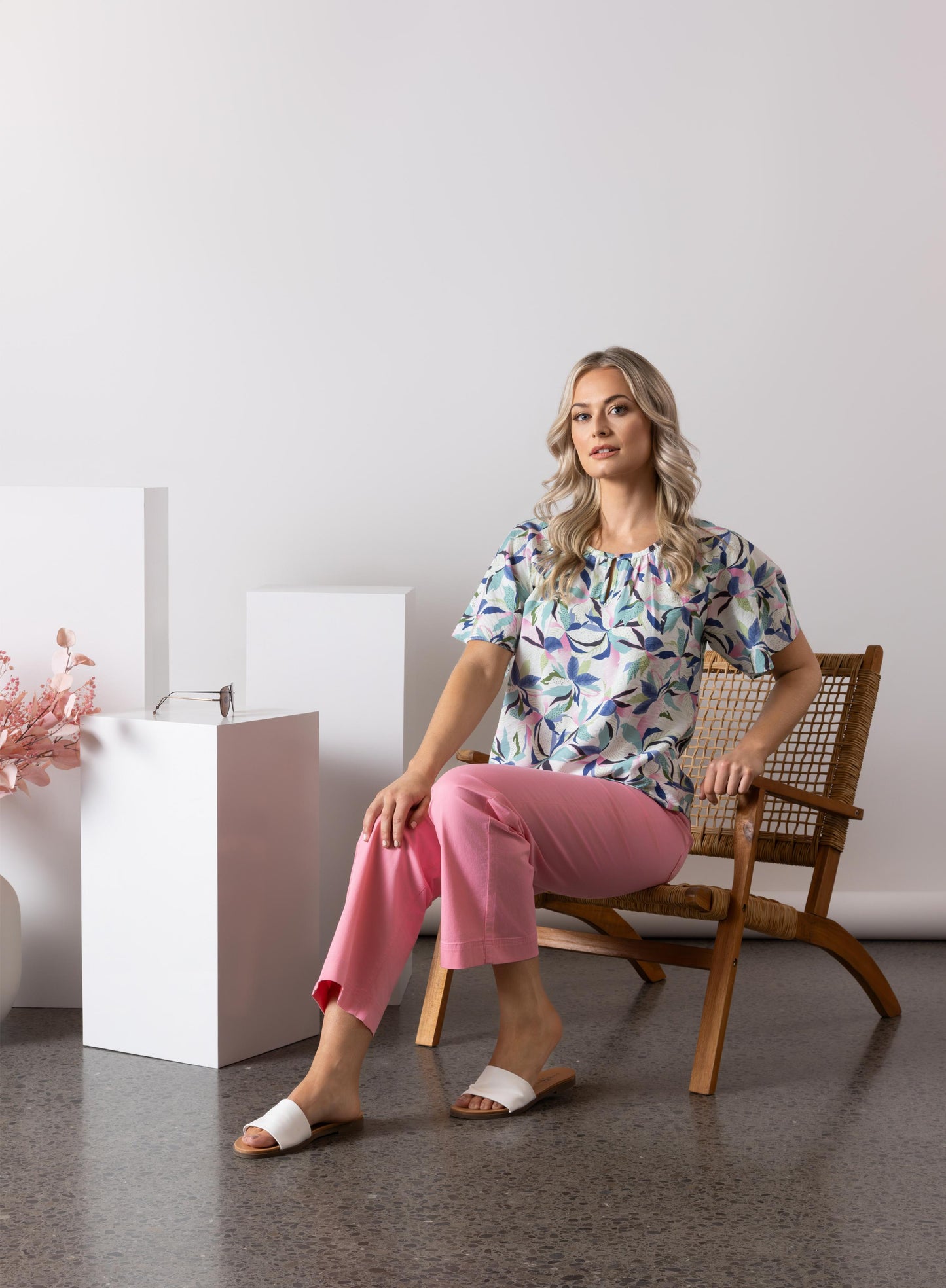 
                  
                    4490P-Printed Floaty Sleeve Top with Front Keyhole-Soliel
                  
                