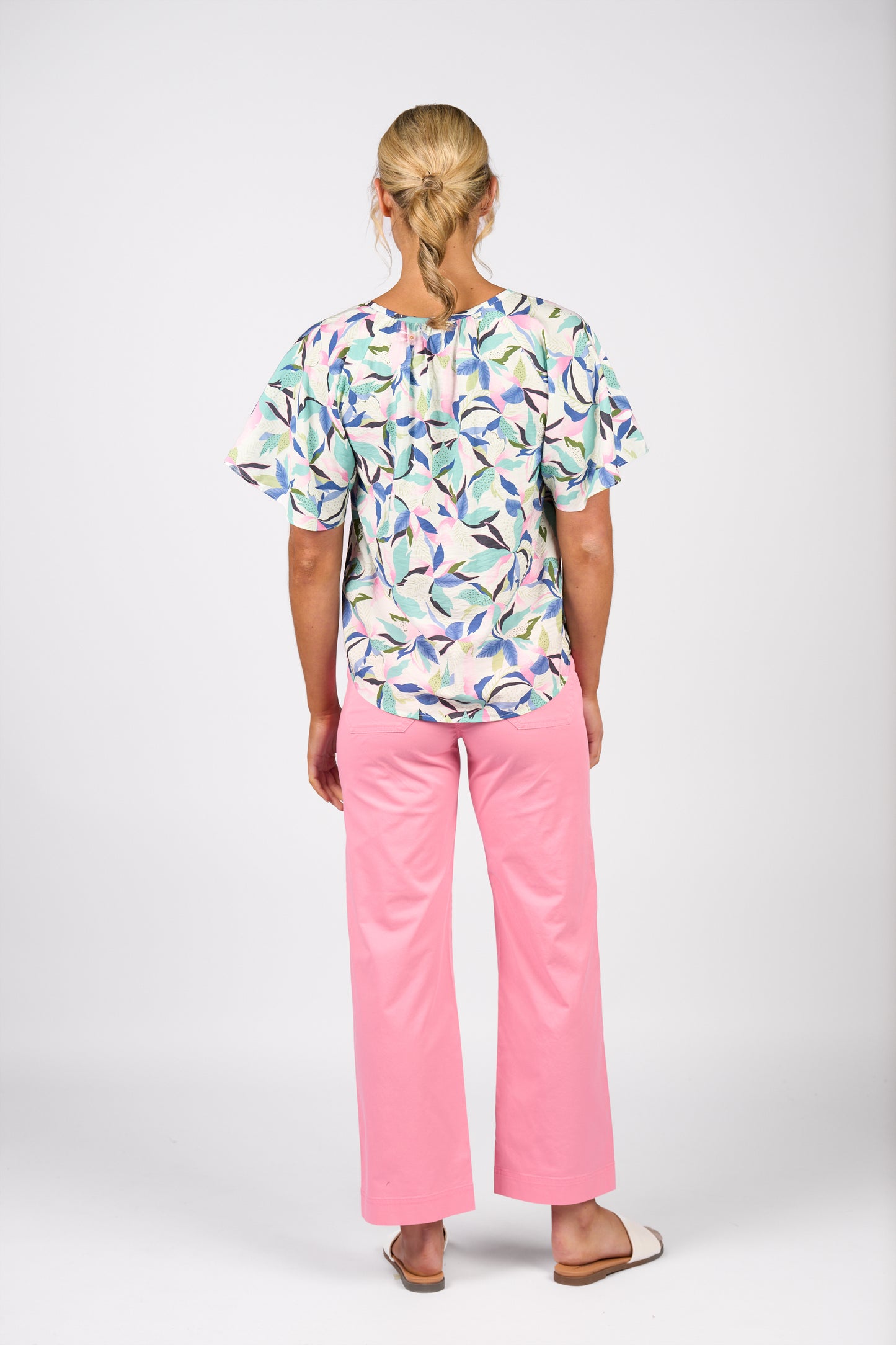 
                  
                    4490P-Printed Floaty Sleeve Top with Front Keyhole-Soliel
                  
                
