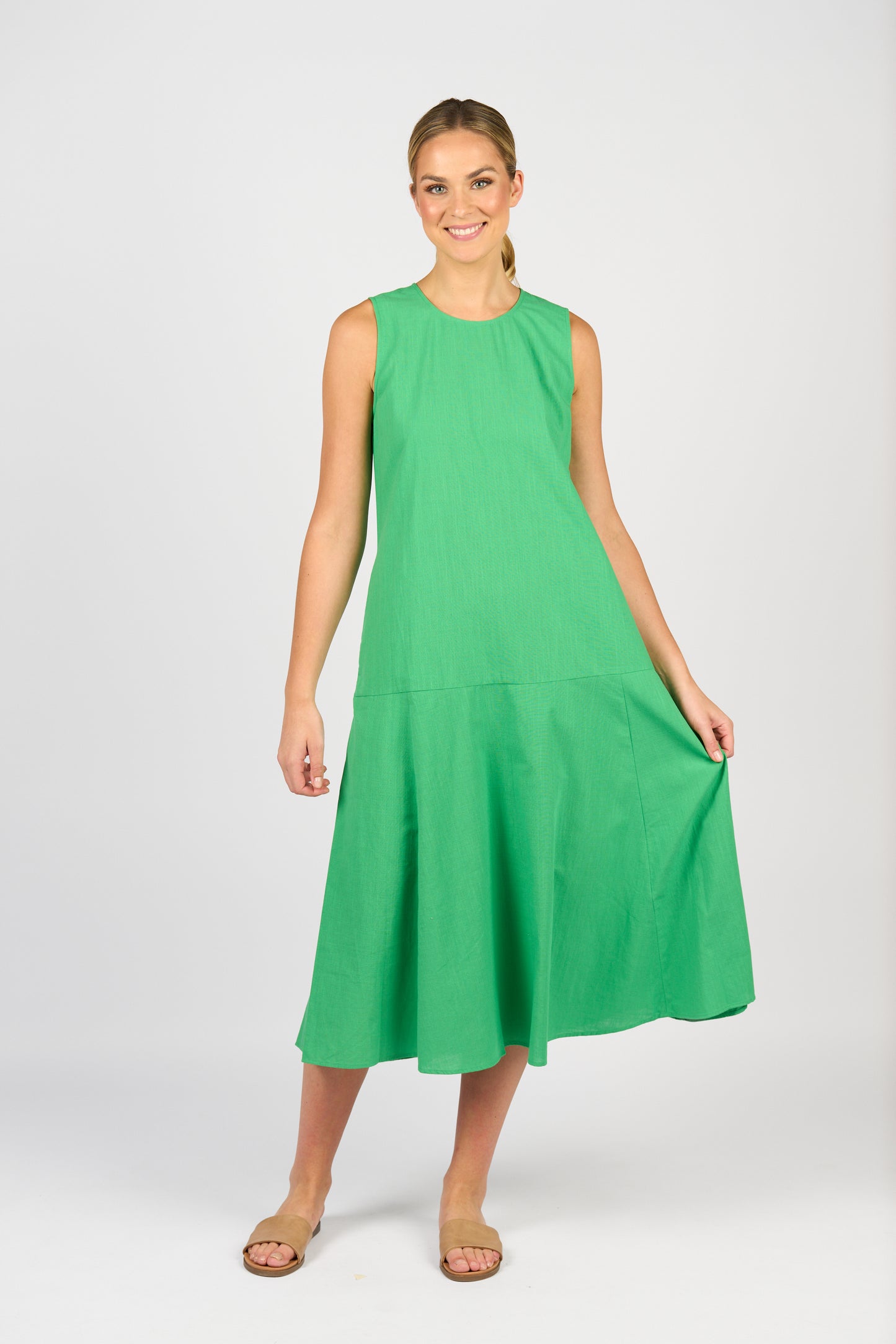 
                  
                    6102-Plain Long Sleeveless Dress with Round Neck and Pockets-Clover
                  
                