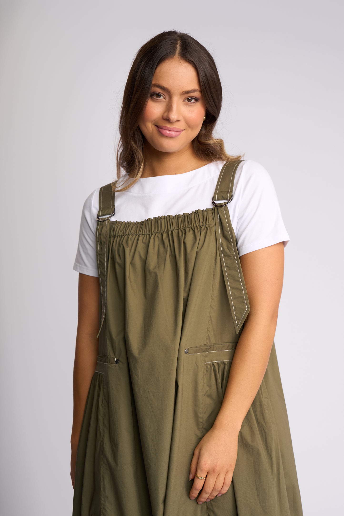 
                  
                    VASSALLI BLEND DRESS-KHAKI
                  
                