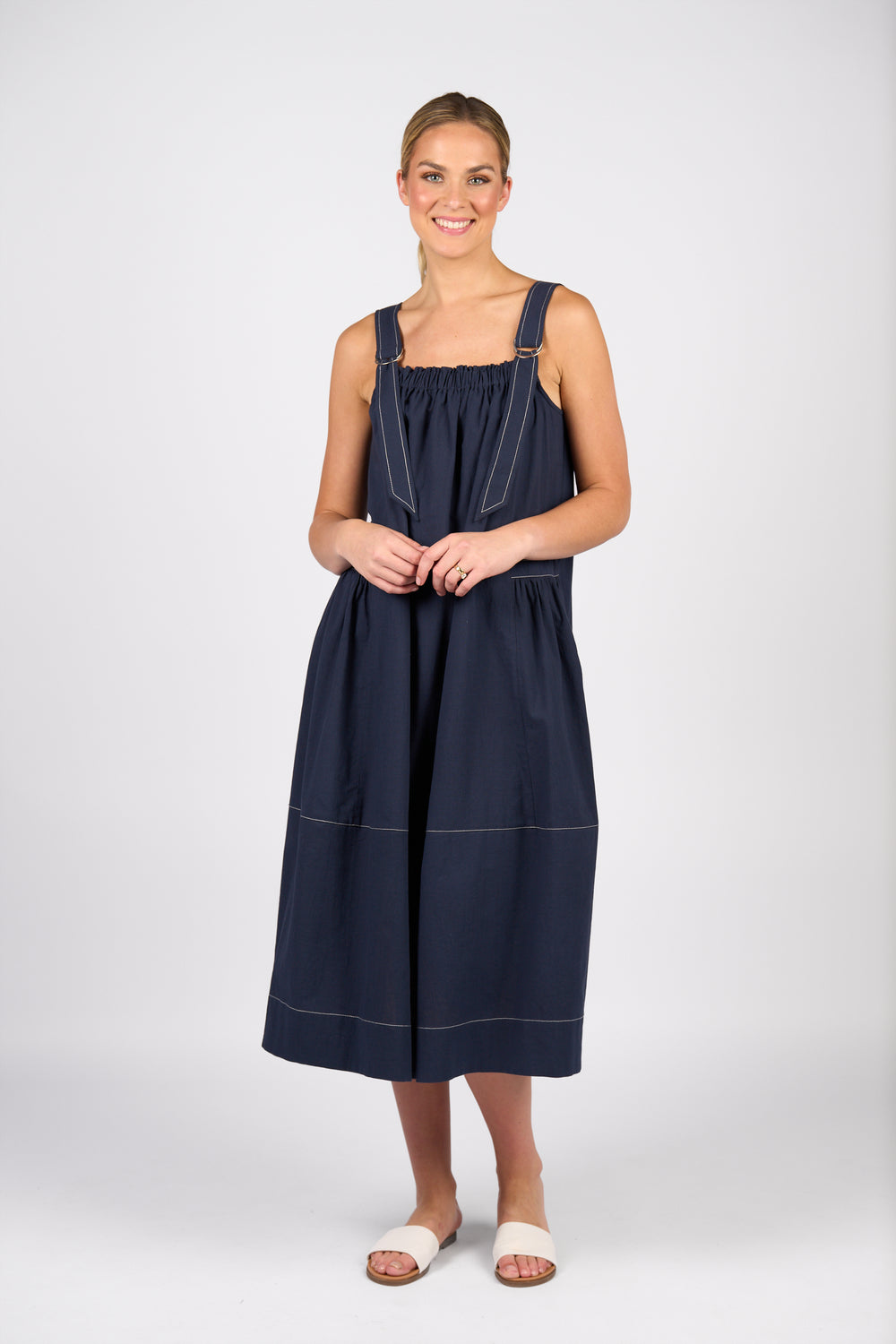 6115-Sleeveless Balloon Dress with Front Pockets-Ink